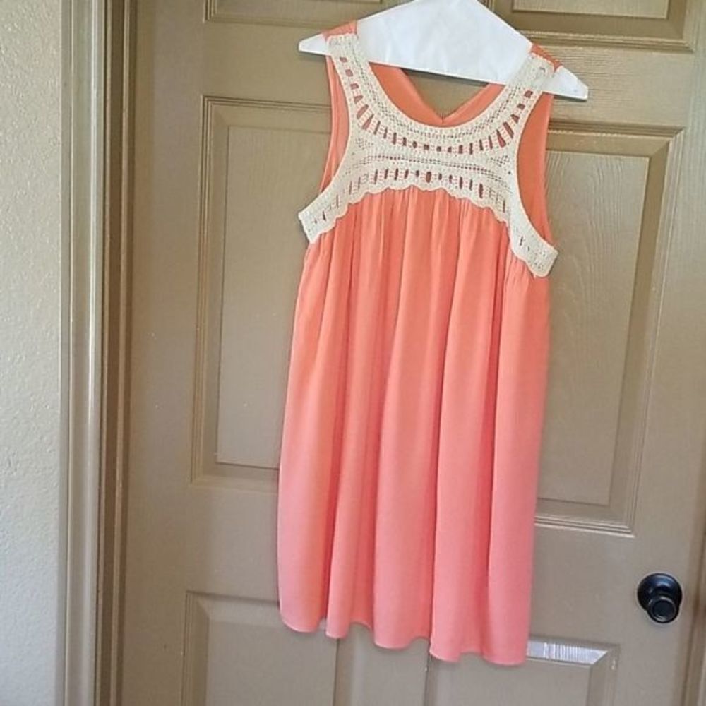 4@30.00  or 27.00 NWT  Ladies Top by MIAMI